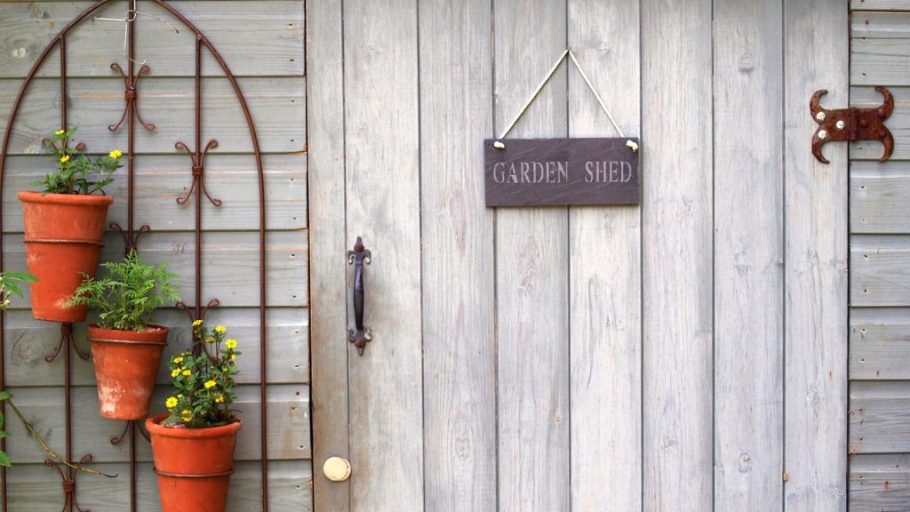 Les avantages d’installer un abri de jardin sur mesure