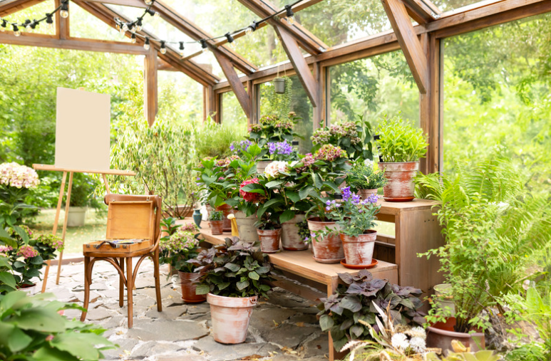 Fabriquer une serre de jardin en bois